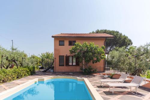 Linguaglossa Villa | Experience Il Baglio dell'Etna: Pet-Friendly & Poolside Fun