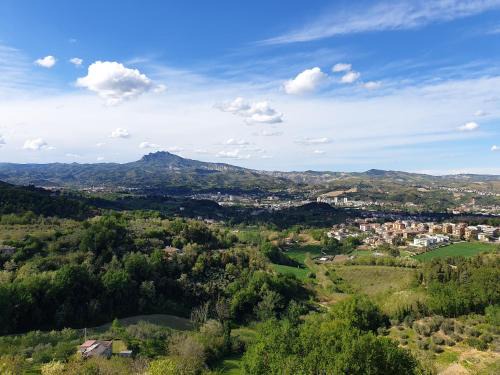 Folignano Apartment | Discover Il Balcone su Ascoli Piceno: Family-Friendly Stay