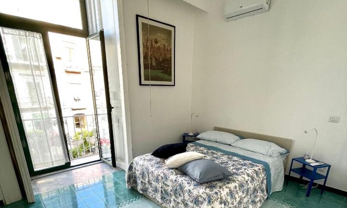 Torre Annunziata House | Charming Il Balcone sulla Piazza: Pet & Child Friendly Stay