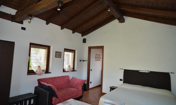 Pettenasco Apartment | Oceanfront Il Basciutin: Pet-Friendly Retreat with High Ratings