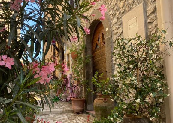 Rocca Massima Bed & Breakfast | Discover Il Borgo Antico: Rated 9.3 with Family-Friendly Perks