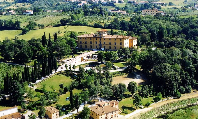 Signa Hotel | Discover Il Borgo Di Villa Castelletti: Pool & Spa Retreat