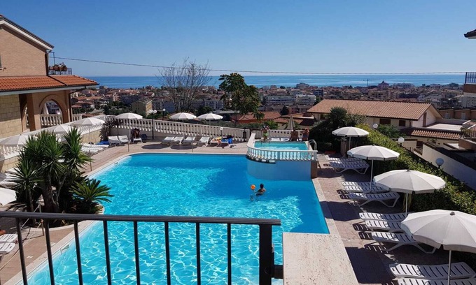 Tortoreto House | Pet-Friendly Il Borgo Residence with Pool & Ocean View