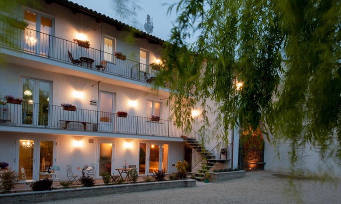 Castellinaldo Bed & Breakfast | Top-Rated Family Retreat at Il Bosco delle Torte