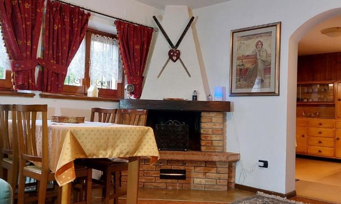 Calalzo di Cadore Apartment | Inviting il Caminetto: Pet-Friendly & Family-Ready Retreat