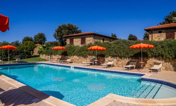 Magliano in Toscana Apartment | Formica: Cozy Stay with Pool & Pet-Friendly Amenities