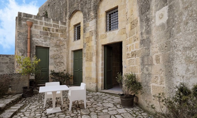 Sasso Caveoso Hotel | Experience Il Carrubo: Highly Rated with Spa & Breakfast