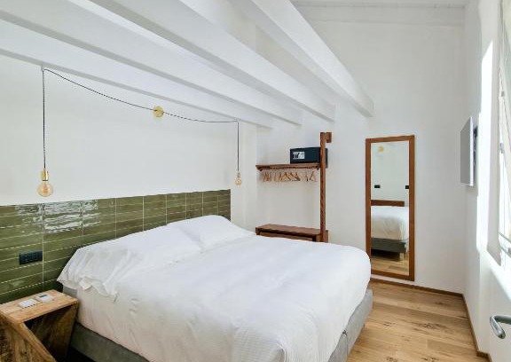 Varazze Apartment | Discover Il Caruggio Flat with Ocean View & Private Beach