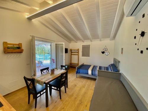 Papigno Apartment | Oceanfront Retreat at Il Casaletto - Guest House