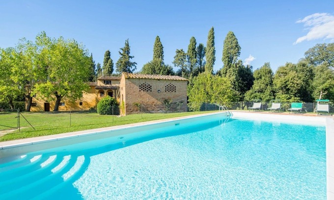 Camugliano Villa | Discover Il Casaletto: Top-Rated Stay with Pool in Ponsacco