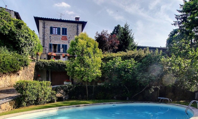 Lucolena Villa | Explore Il Casalone in Greve: Pet-Friendly Retreat with Pool
