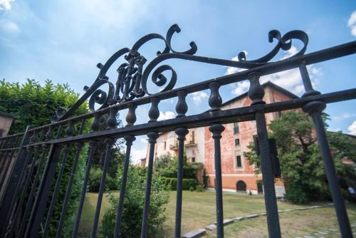 Fontaneto d'Agogna Apartment | Experience Oceanfront Bliss at Il Castello Delle Meraviglie