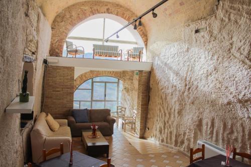 Atessa Bed & Breakfast | Experience Il Castello di Atessa with Ocean Views and More