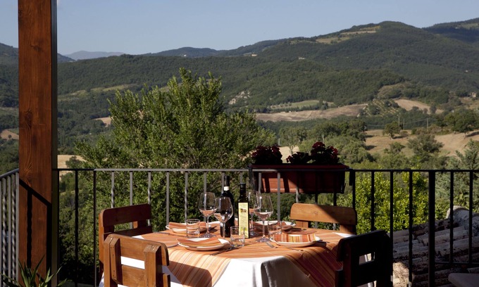 Assisi Other | Discover Il Castello: Family-Friendly Dining & Breakfast