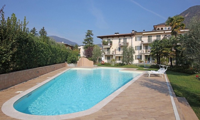 Salo Apartment | Il Cedro: Poolside Retreat Near Historic Salò