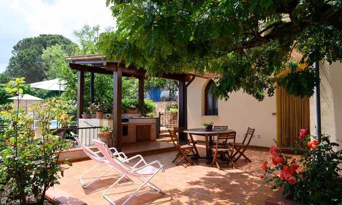 Castelbuono Villa | Discover Il Ciliegio: Peaceful Retreat with Ocean Views