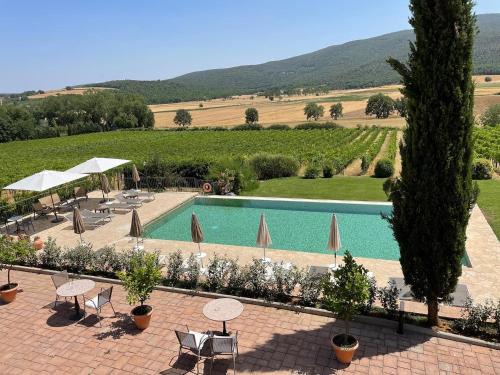 Monteriggioni House | Indulge at IL COLOMBAIO Winery & Rooms with Ocean Views