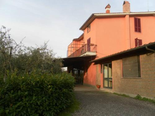 Castel Sant'Elia Bed & Breakfast | Cozy IL CONTADO B&B: Family-Friendly with Breakfast Included