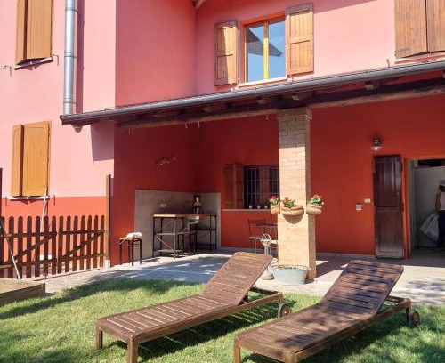 Sasso Marconi House | Discover Il Conte di Montechiaro B&B with Ocean Views