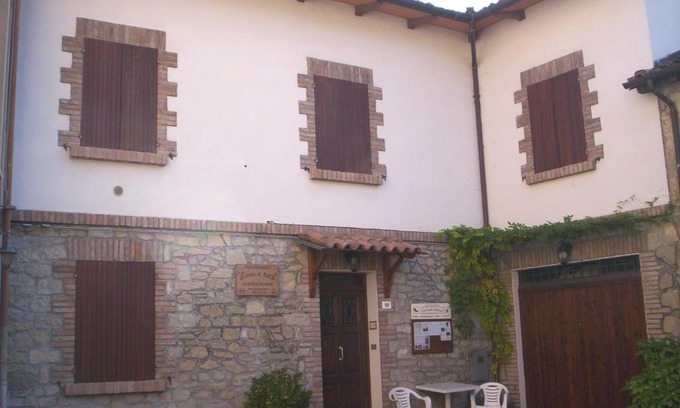Rocca Malatina Apartment | Highly Rated Il Cortile di Rocca: Family & Pet Friendly Stay