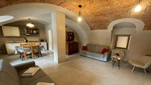 Boves Apartment | Charming Il Cortile: Guest Rated 9.5 & Family-Friendly Comfort