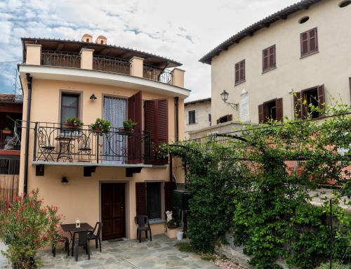Verduno House | Discover IL CORTILETTO 2: Pet-Friendly Retreat with High Ratings
