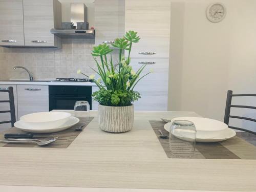 Somma Lombardo Apartment | Discover Il Cortiletto: Child-Friendly Retreat with 9.1/10 Rating