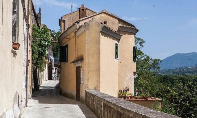 Sant'Agata de'Goti Apartment | Discover Il Feudo di Sant'Agata: Pet-Friendly Retreat