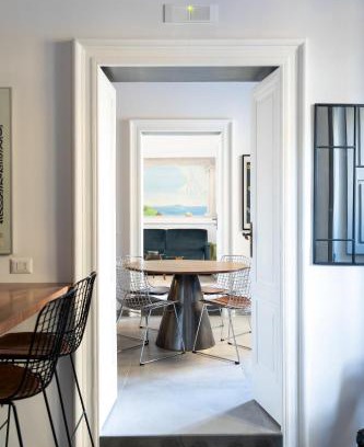 Chiaia Apartment | Exceptional Il Fiore di Chiaia: Child-Friendly Retreat