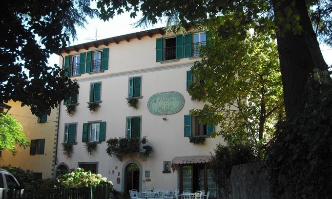 Lizzano in Belvedere Hotel | Il Fondaccio: Oceanside Retreat with Pool & Pet-Friendly Perks