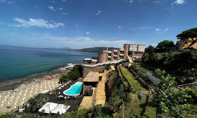 Palinuro Hotel | Pet Friendly Il Gabbiano Palinuro with Oceanfront Views