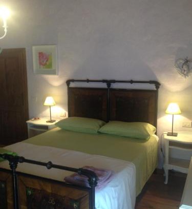 Monte Urano Bed & Breakfast | Discover Il Gallo Del Vicino with Oceanfront Pool Access