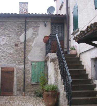 Linaro Apartment | Family-Friendly Stay at Il Ghiro with Top Guest Ratings