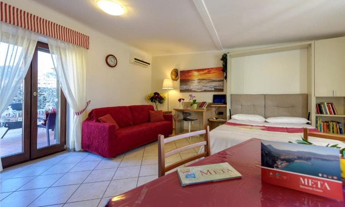 Meta Apartment | Experience Il Giardino dei Gigli: Perfect for Families