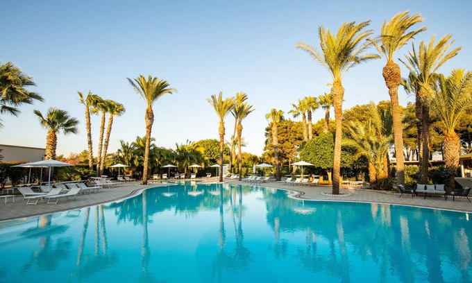 Posto Rosso Hotel | Experience Il Giardino dei Pini: 4-Star Retreat with Pool