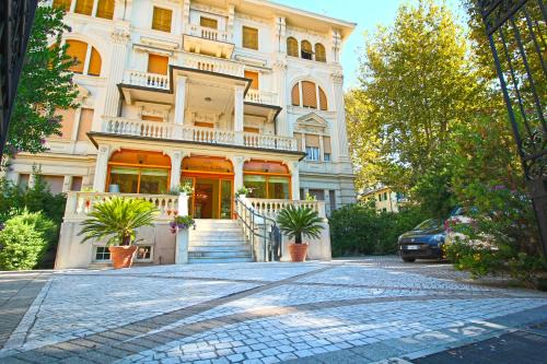 Albaro Hotel | Inviting Il Giardino Di Albaro: Pet Friendly & Rated 9/10
