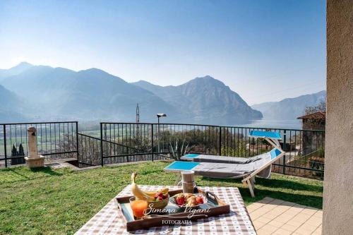 Costa Volpino Apartment | Family-Friendly Getaway at Il Giardino di Laura, Rated 9/10