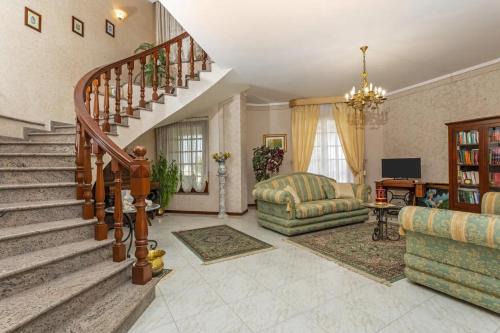 Aci Sant'Antonio Apartment | Delightful Il Giardino di Pietra: Family-Friendly Retreat