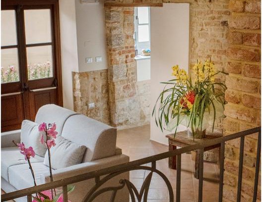 Guarene Bed & Breakfast | Pet-Friendly Il Giardino sul Tetto B&B with Top Ratings