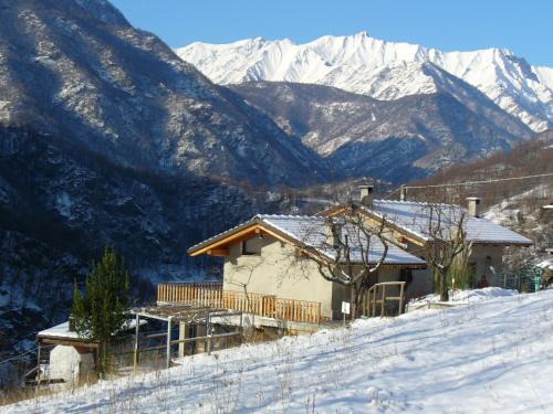 Perrero Bed & Breakfast | Discover Il Girasole: Pet-Friendly with Exceptional Reviews