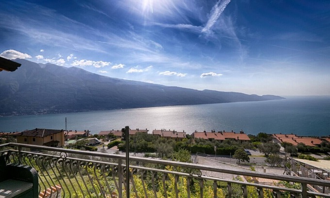 Oldesio Apartment | Scenic Il Grano Rebomaholidays with Lake View & Spa