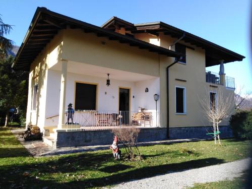 Baveno House | Cozy Il Guscio: Oceanfront Retreat with Pet-Friendly Perks