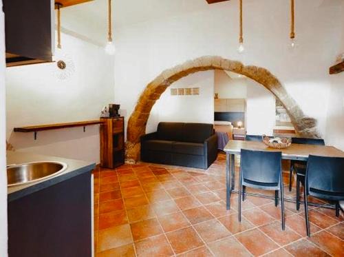 Capodimonte House | Discover Il Laghetto 19: Family & Pet-Friendly Retreat