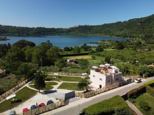 Nemi House | Experience il Lago di Nemi: 4-Star Pet Friendly Retreat