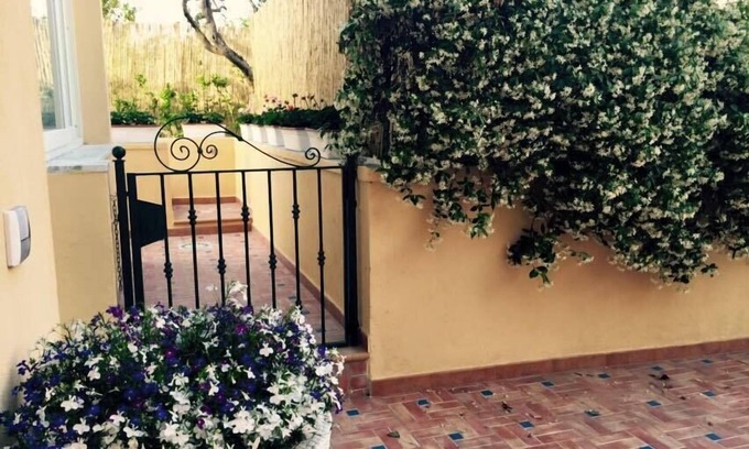 Procida House | Relax at Il Leone di Mare with Pool and Breakfast