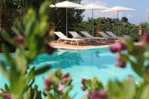Amantea House | Il Mandorlo: Oceanfront Retreat with Pool & Hot Tub