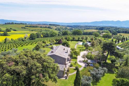 Lubriano Apartment | Discover Il Mandorlo: Family-Friendly with Pool Access