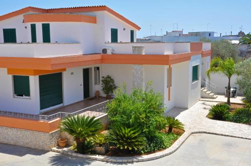 Vignacastrisi Bed & Breakfast | Cozy IL MELOGRANO B&B: Highly Rated with Breakfast & Kids' Fun
