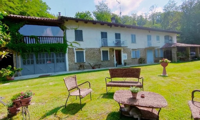 Santo Stefano Belbo House | Discover Il Mestiere di Vivere: Family-Friendly Retreat