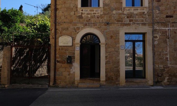 Castel Di Tusa Bed & Breakfast | Coastal Comfort at Il Miglio in Più with Ocean Views